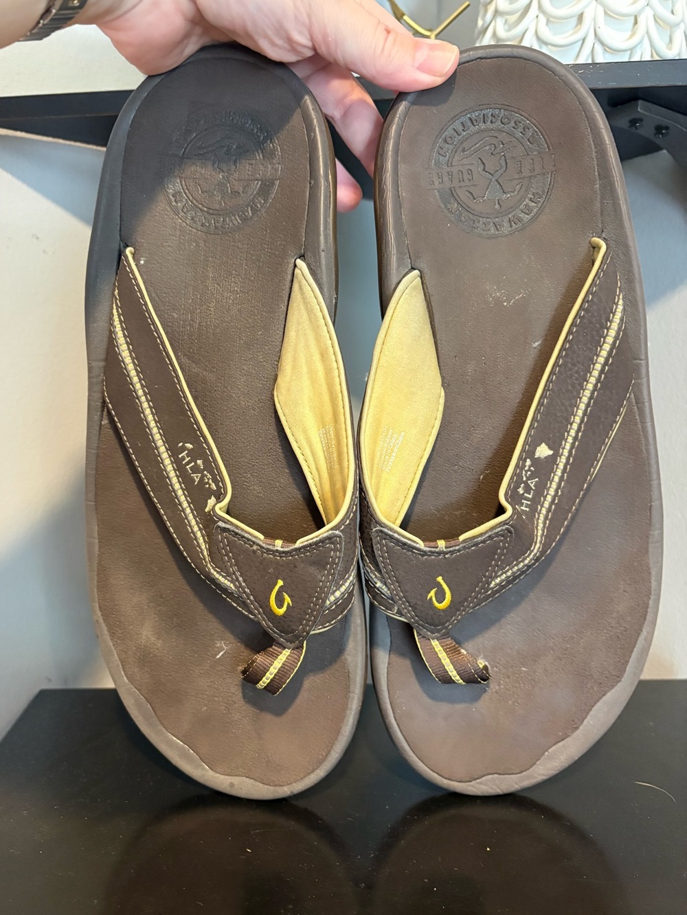 Rare - Olukai Men’s Kipi Hawaiian Lifeguard Association Flip Flop Sandal